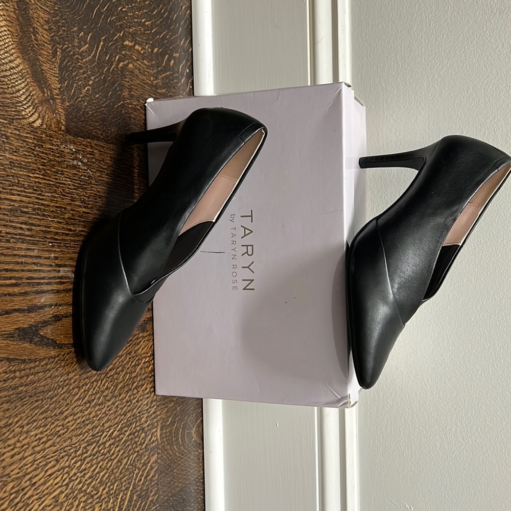 Taryn Rose Tricia black shoes 7.5